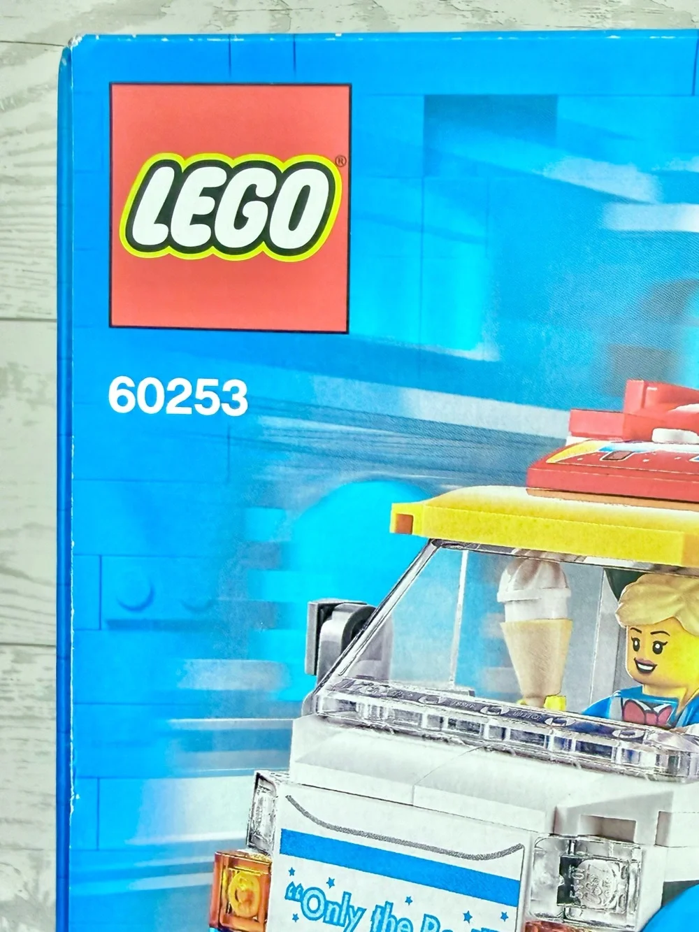 LEGO Ice Cream Truck Set 60253 Retired 200 Pieces New and Sealed Released 2020